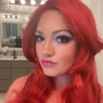 Jessica Evans posing for her Instagram feed.